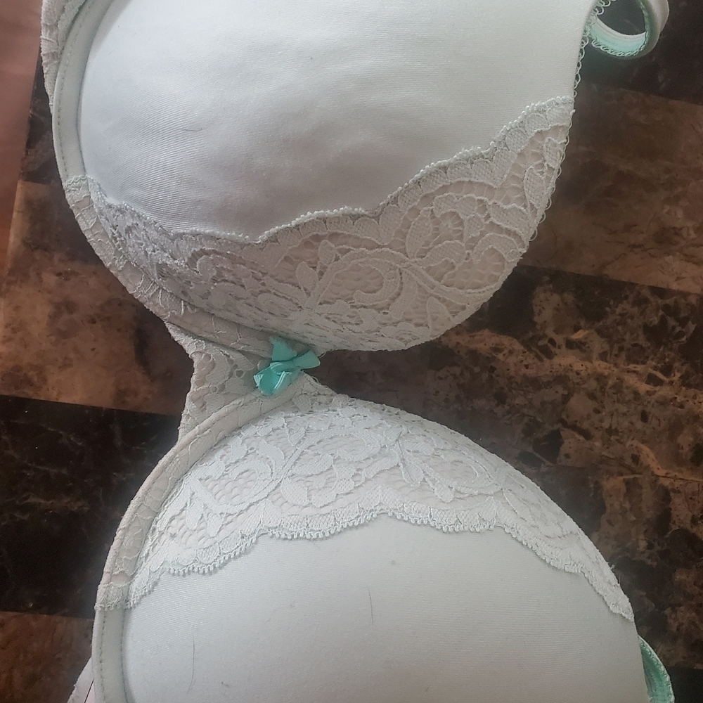 Body by Victoria Secret 34DDD